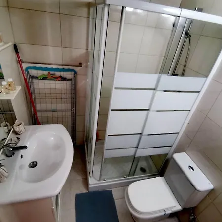 2 Bedroom Flat 1km From The Beach Apartment *