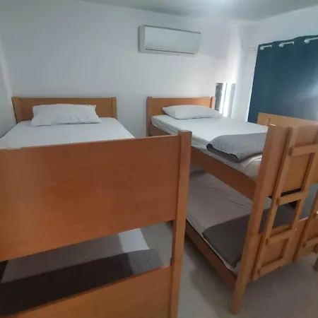 Apartment 2 Bedroom Flat 1km From The Beach